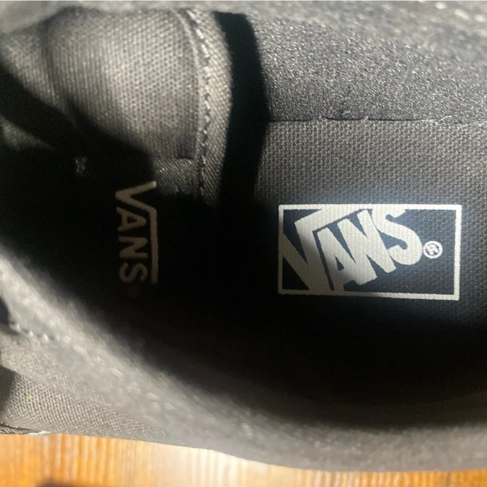 Boys Atwood vans shoes size-5